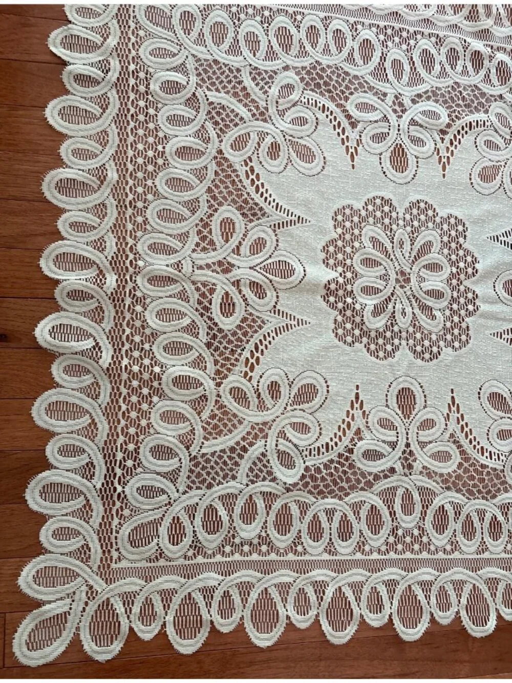 Elegant Floral Lace Tablecloth Cream Rectangular 35